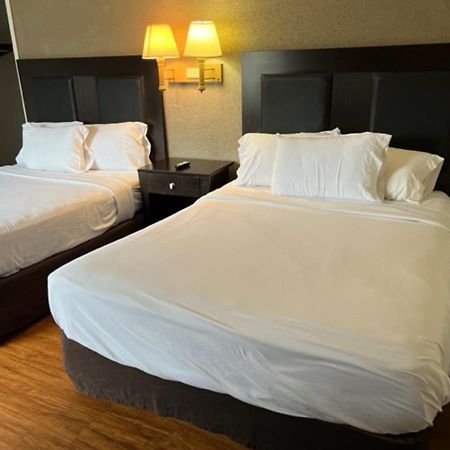 Posh Inn & Suites Wisconsin Rapids Eksteriør billede