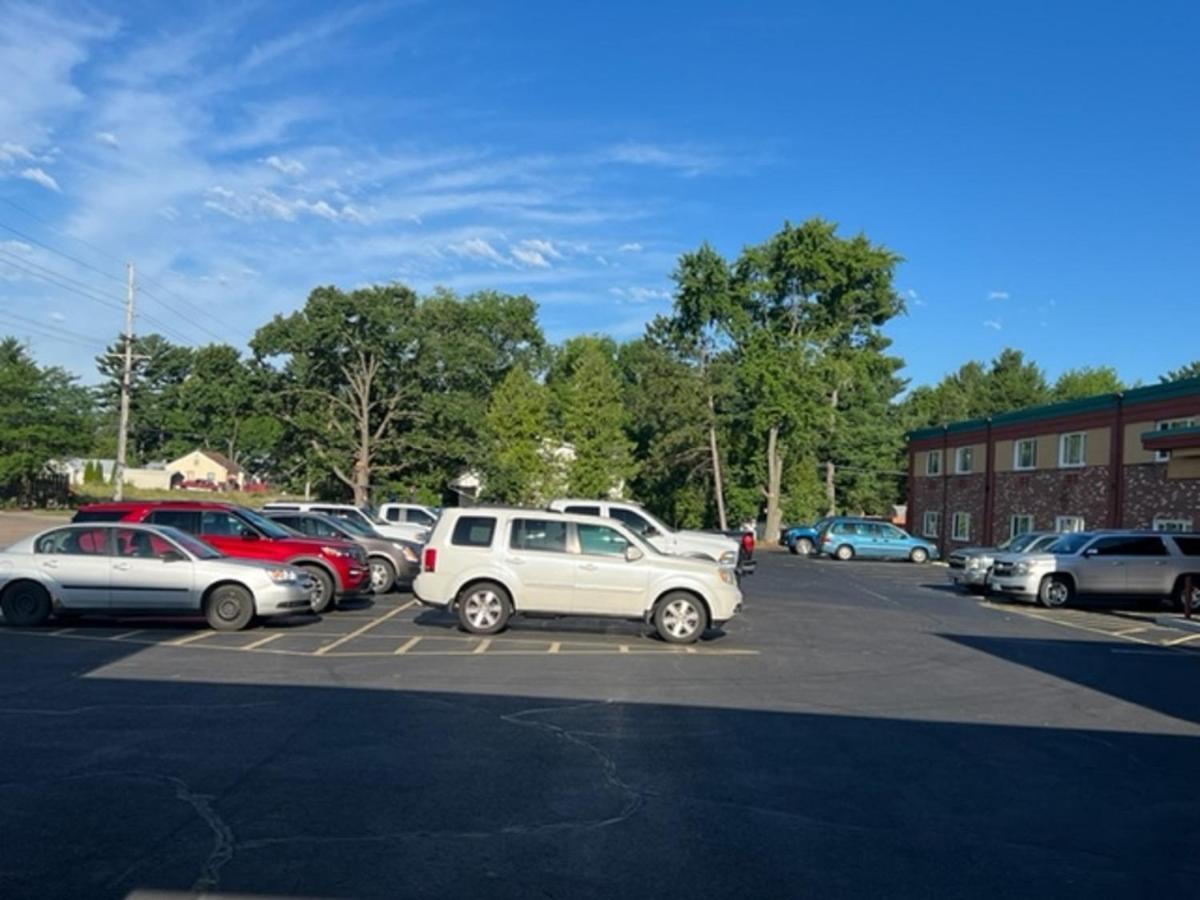 Posh Inn & Suites Wisconsin Rapids Eksteriør billede