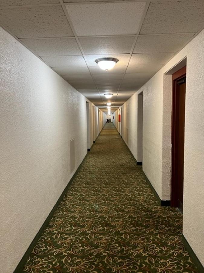 Posh Inn & Suites Wisconsin Rapids Eksteriør billede